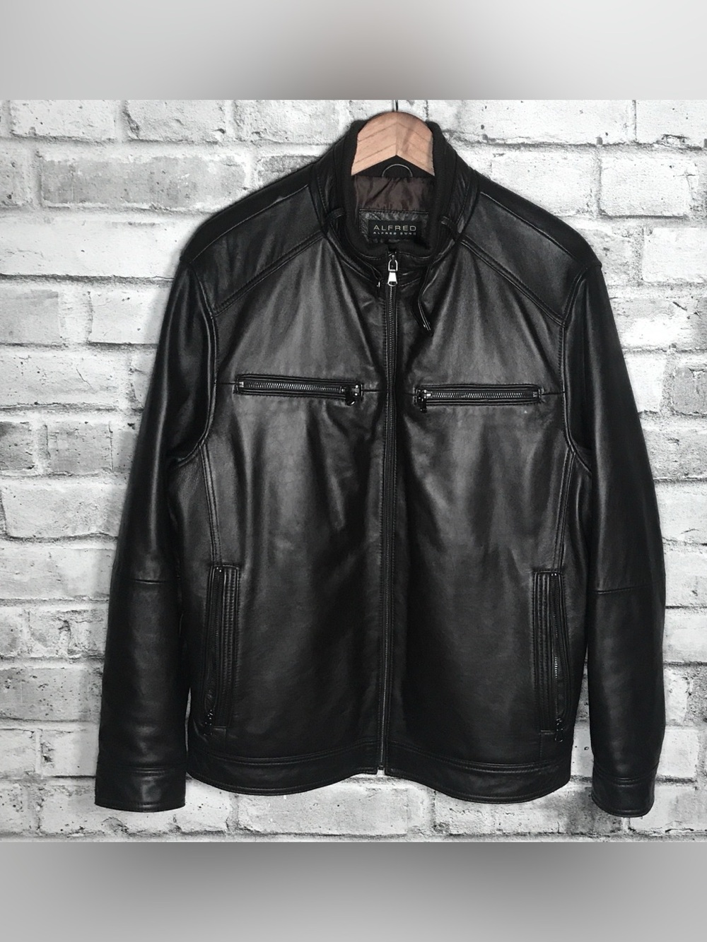 Alfred Sung Men’s 100% Genuine Leather Jacket.  EUC